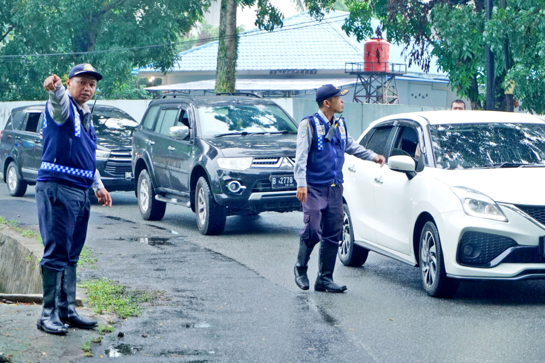 DISHUB MEDAN LAKUKAN PENJAGAAN DAN PENGATURAN LALU LINTAS PADA UPACARA PERINGATAN HARI ULANG TAHUN (HUT) REPUBLIK INDONESIA KE-79 DI LANUD SUWONDO