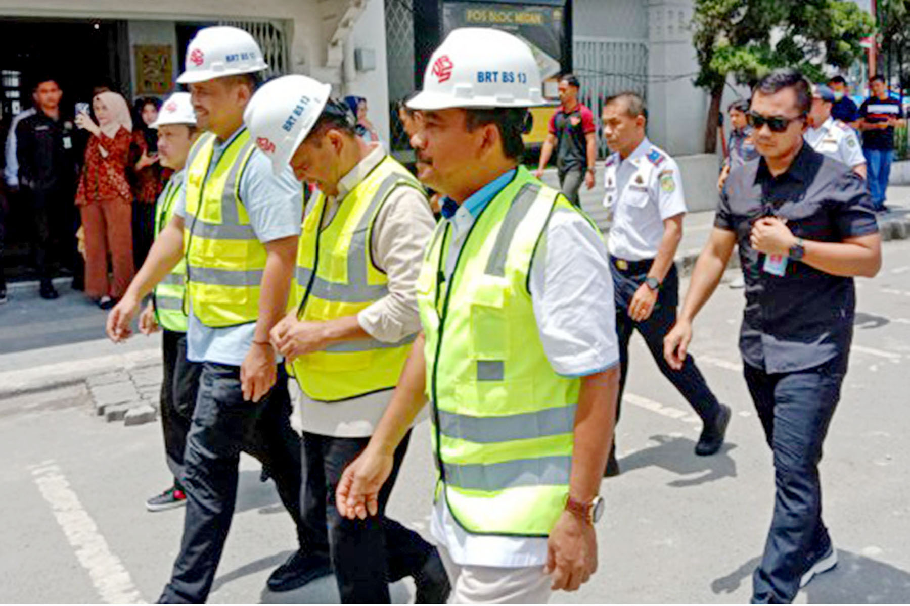 DIMULAI DARI TITIK 0 KOTA MEDAN, KADISHUB MEDAN DAMPINGI WALI KOTA MEDAN DI ACARA GROUNDBREAKING HALTE PERCONTOHAN BRT BS 13 LAPANGAN MERDEKA